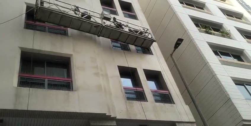 Facade Access in a Live Building
